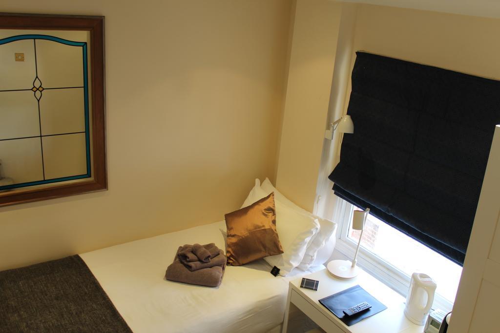 Guest house Hamilton's 3*