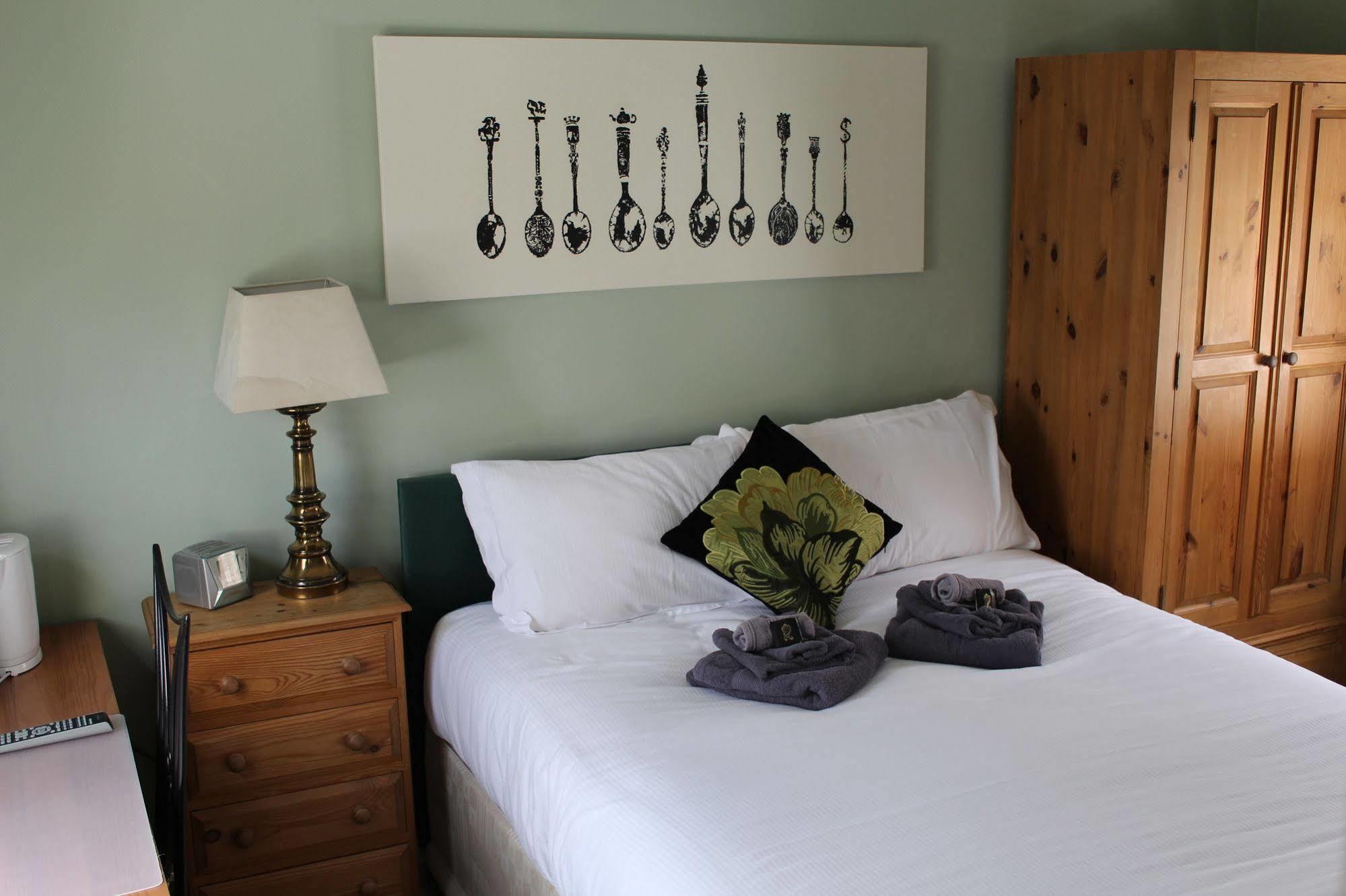 Guest house Hamilton's 3*