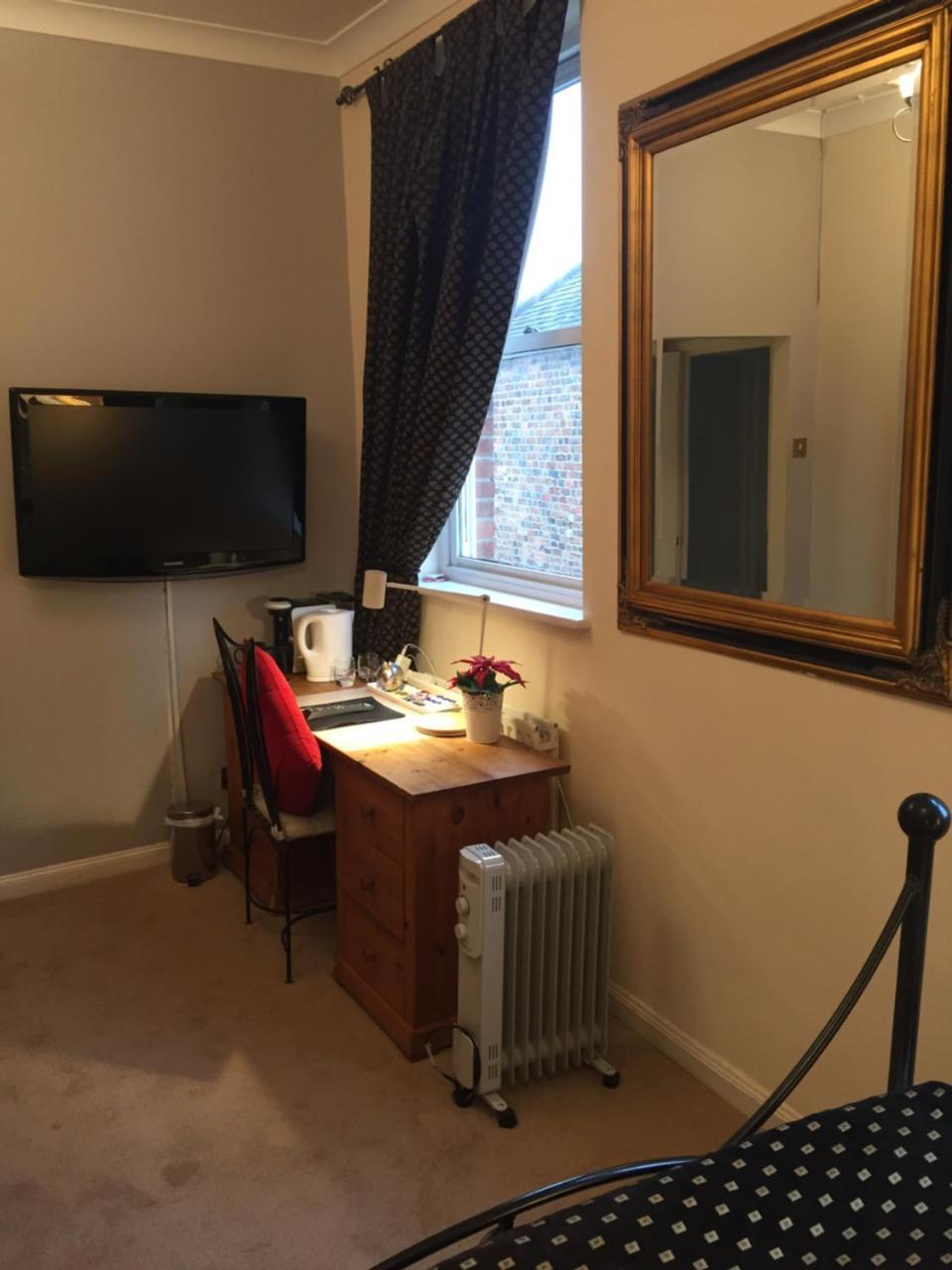 Hamilton's Guest house