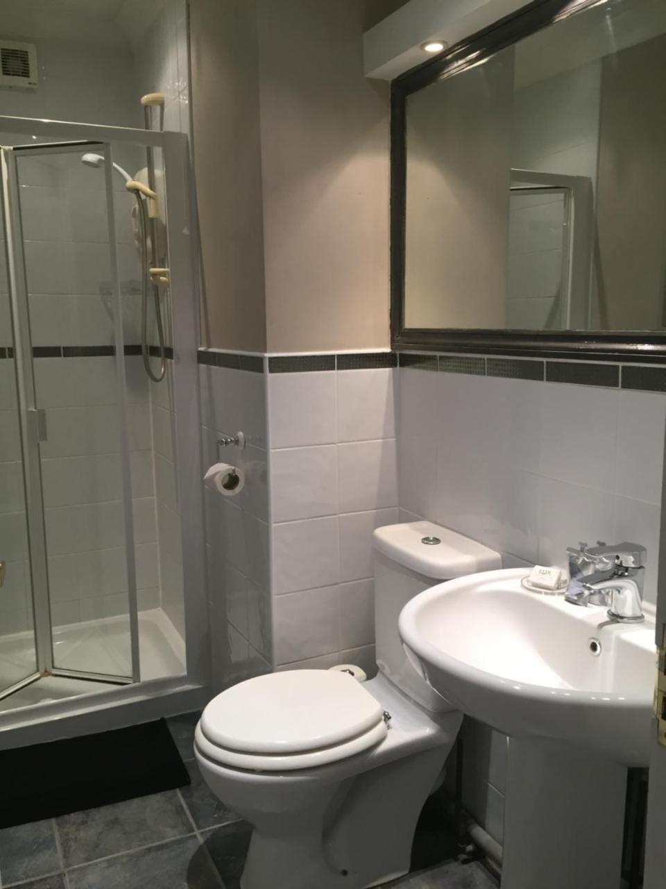 Guest house Hamilton's 3*